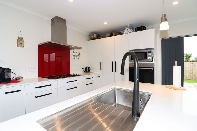 Photo of property in 4 Devon Lane, Carterton, 5713