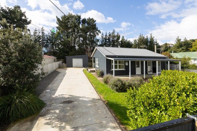 Photo of property in 37 Hewitts Road, Linton, Palmerston North, 4472