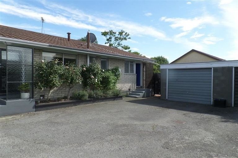 Photo of property in 3/9a Avonhead Road, Avonhead, Christchurch, 8042