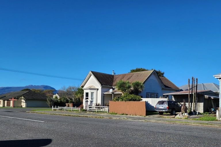 Photo of property in 34 Wakefield Street, Westport, 7825