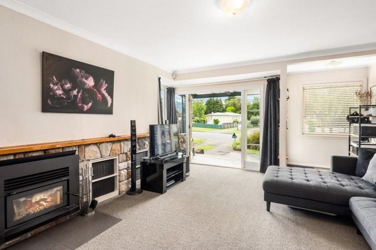 Photo of property in 20 Corlett Street, Utuhina, Rotorua, 3015