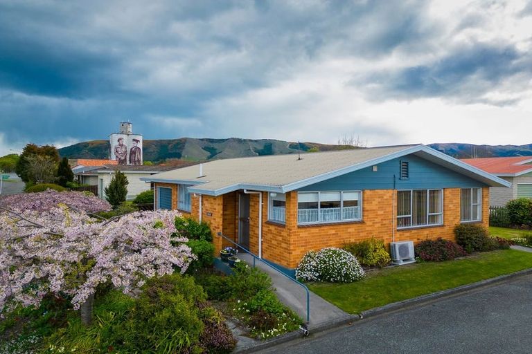 Photo of property in 142 Queen Street, Waimate, 7924