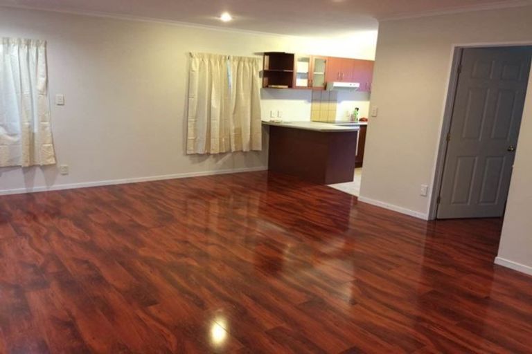 Photo of property in 5 Caribbean Drive, Unsworth Heights, Auckland, 0632