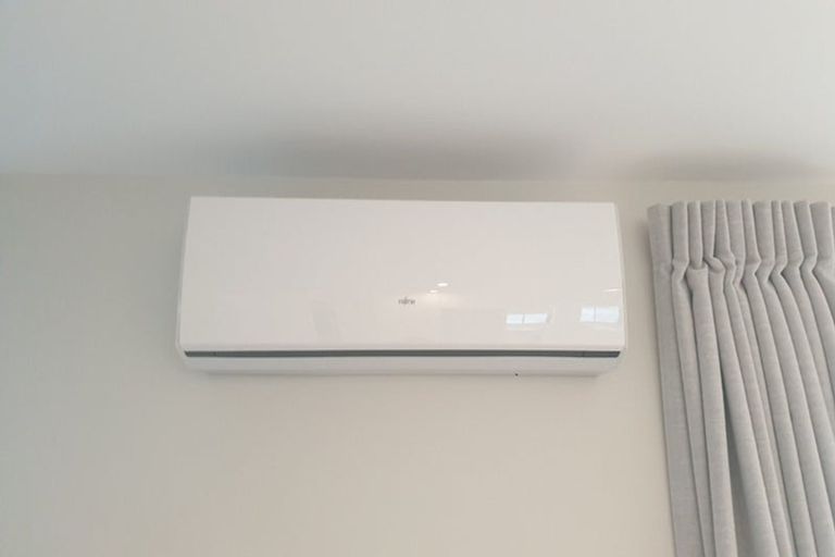 Photo of property in 6/15 Sunhill Road, Sunnyvale, Auckland, 0612