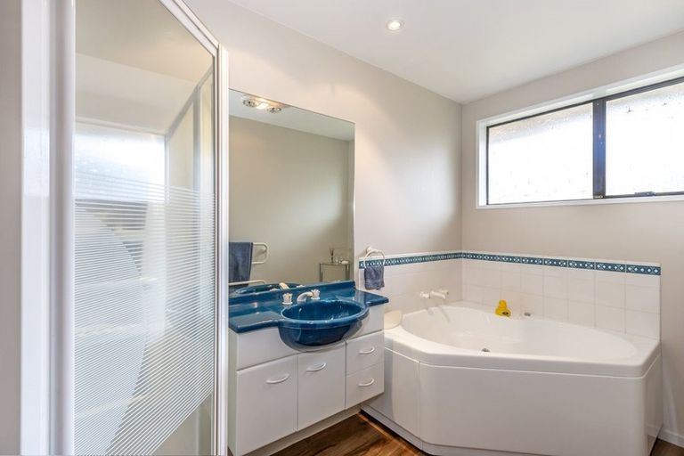Photo of property in 10a Geraldo Place, Russley, Christchurch, 8042
