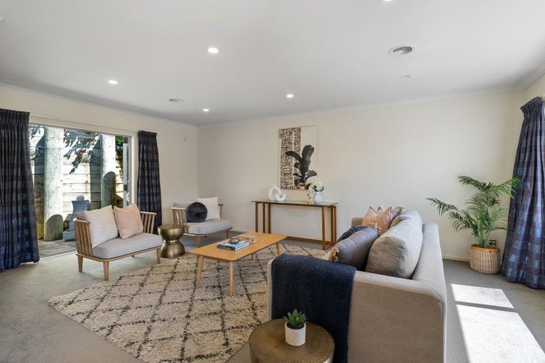 Photo of property in 16 Eastcott Grove, Churton Park, Wellington, 6037