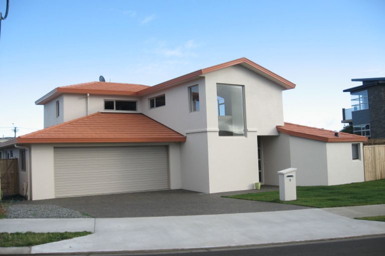 Photo of property in 9 Metzenthin Close, Raumati South, Paraparaumu, 5032
