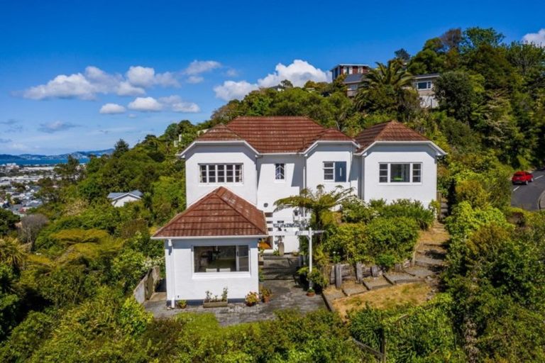 Photo of property in 15 Harbour View Road, Harbour View, Lower Hutt, 5010