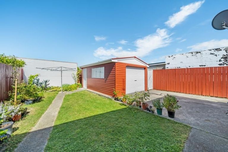 Photo of property in 33a Percy Cameron Street, Avalon, Lower Hutt, 5011
