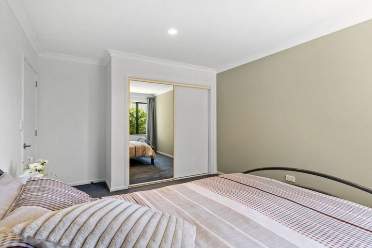 Photo of property in 8 Seclusion Lane, Parklands, Christchurch, 8083