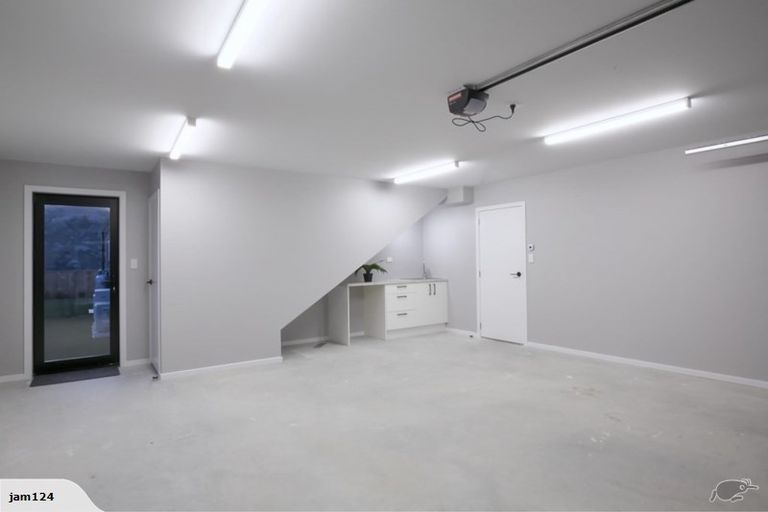 Photo of property in 19 Wheat Street, Jacks Point, Queenstown, 9371