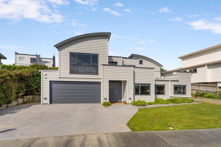 Photo of property in 8 Bowsprit Way, Whitby, Porirua, 5024