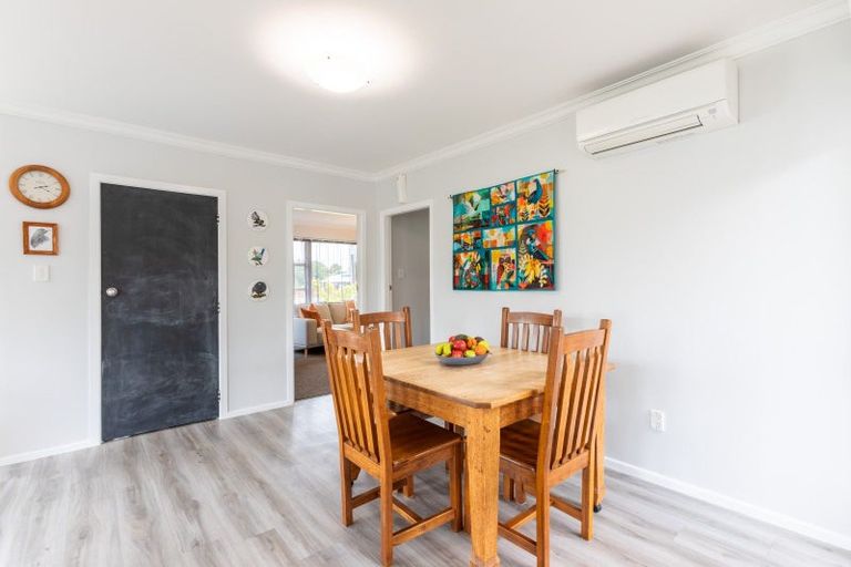 Photo of property in 77 Fergusson Street, Woodville, 4920