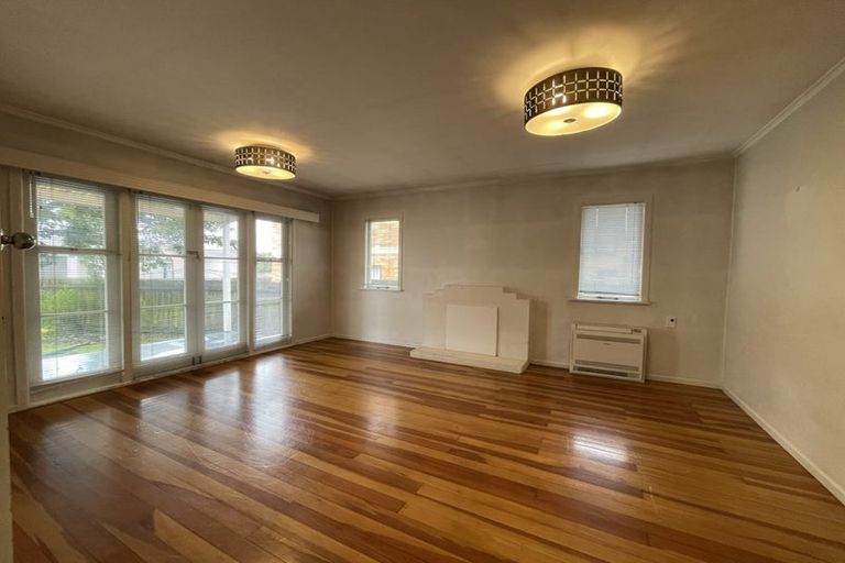 Photo of property in 155 Russell Road, Manurewa, Auckland, 2102