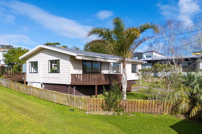 Photo of property in 2/33 Lavelle Road, Henderson, Auckland, 0612