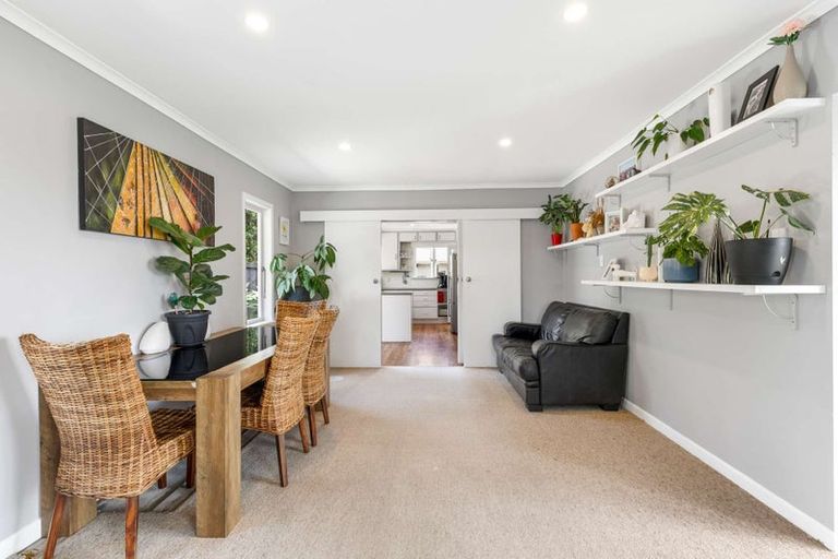 Photo of property in 58 Tiroroa Avenue, Te Atatu South, Auckland, 0610