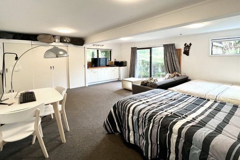 Photo of property in 200 Atkinson Road, Titirangi, Auckland, 0604