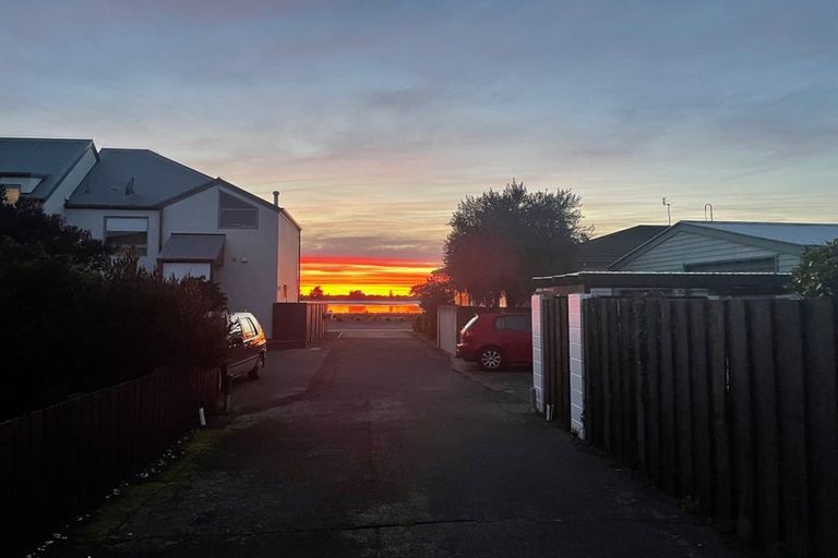 Photo of property in 2/57a Beachville Road, Redcliffs, Christchurch, 8081