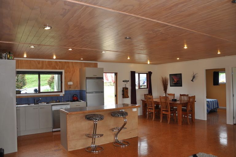 Photo of property in 73 Settlement Road, Kaiwaka, 0573