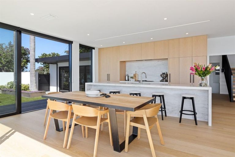 Photo of property in 17 Lansdowne Street, Bayswater, Auckland, 0622