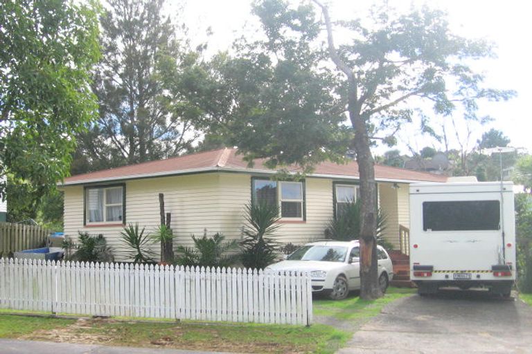 Photo of property in 60 Helena Street, Massey, Auckland, 0614