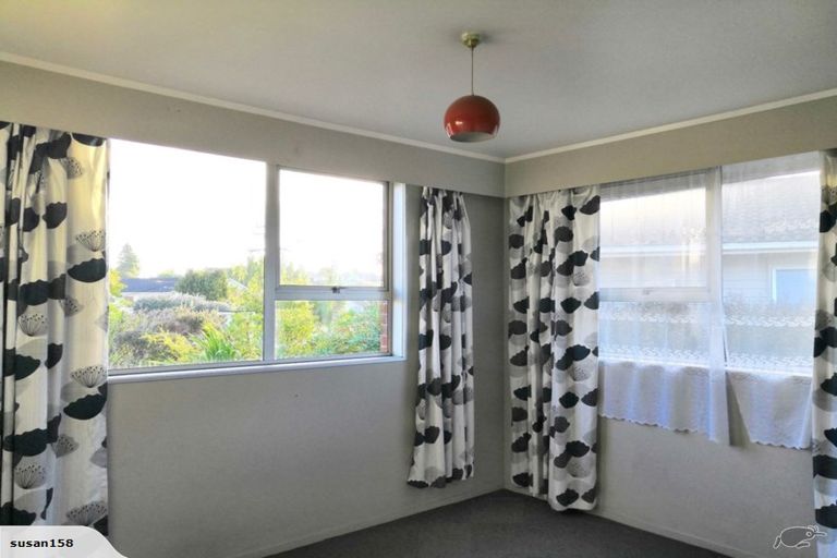 Photo of property in 143 Waimumu Road, Massey, Auckland, 0614