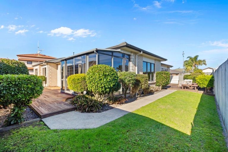 Photo of property in 123 Oriental Parade, Papamoa Beach, Papamoa, 3118