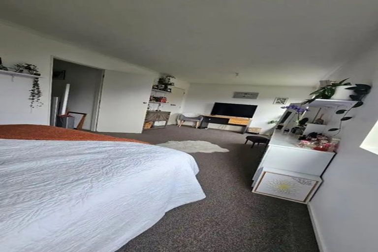 Photo of property in 16 Malcolm Street, Martinborough, 5711