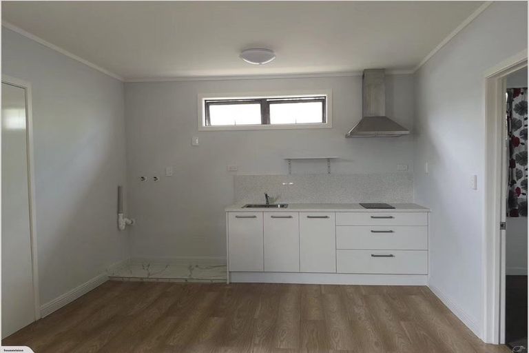 Photo of property in 1/12 Tonar Street, Northcote, Auckland, 0627