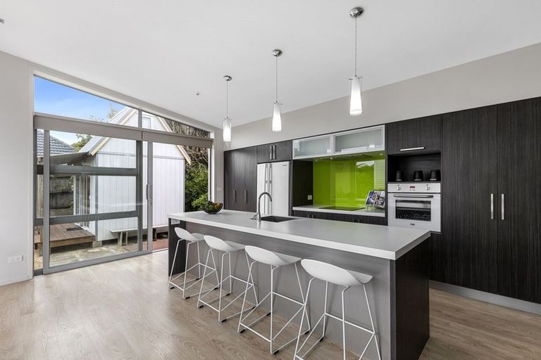 Photo of property in 8a Wairere Road, Torbay, Auckland, 0630