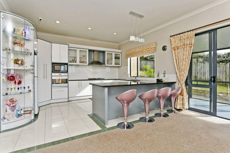 Photo of property in 13 Spoonbill Place, Unsworth Heights, Auckland, 0632
