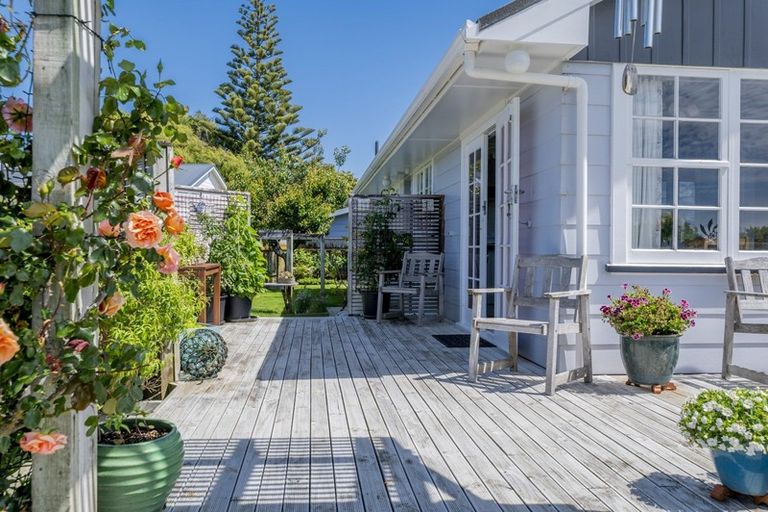 Photo of property in 18 Kirk Street, Otaki, 5512