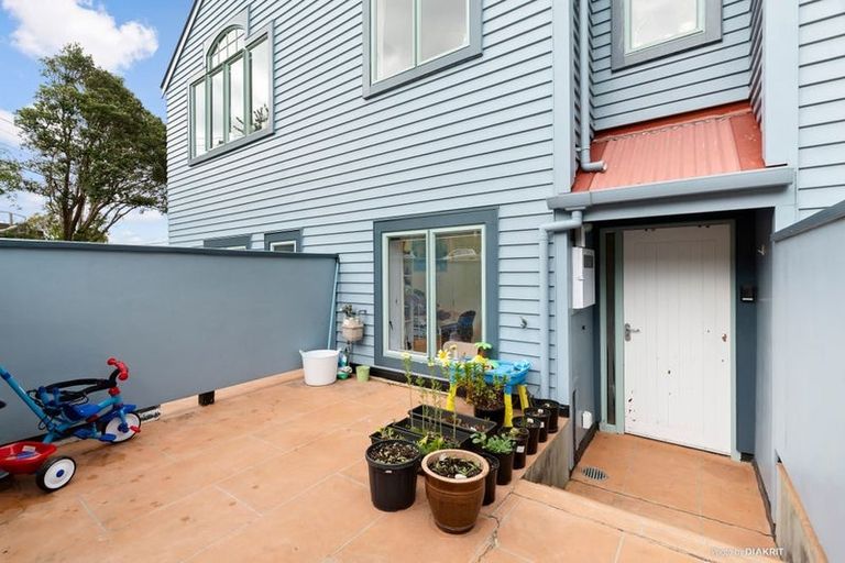 Photo of property in 12/93a Kelburn Parade, Kelburn, Wellington, 6012
