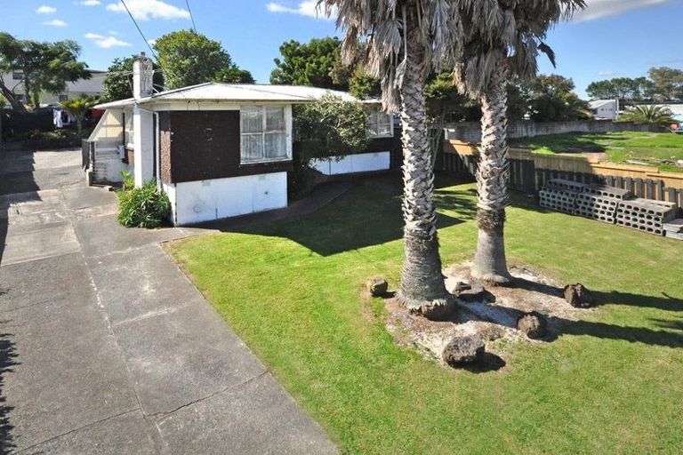 Photo of property in 122 Beaumonts Way, Manurewa, Auckland, 2102