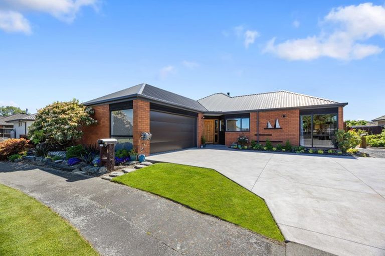 Photo of property in 6 Astor Place, Halswell, Christchurch, 8025