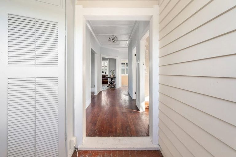 Photo of property in 7 Whimp Avenue, Onerahi, Whangarei, 0110