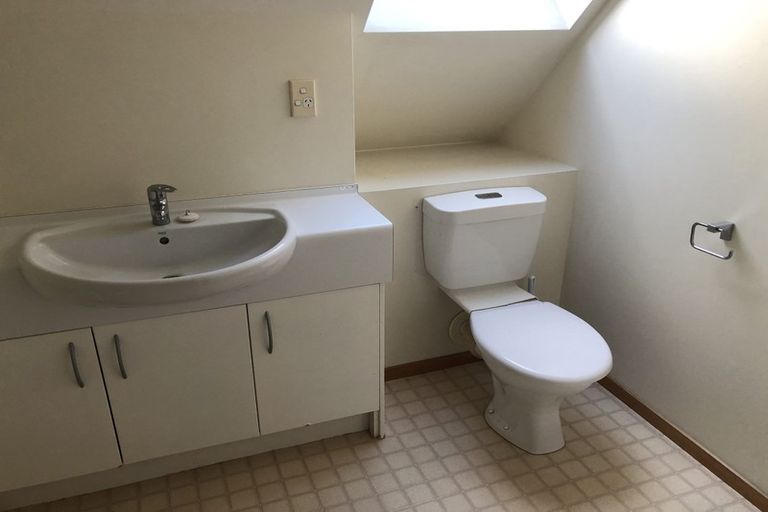 Photo of property in 1/194 Whangaparaoa Road, Red Beach, 0932