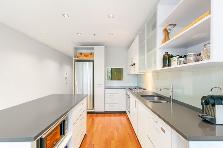 Photo of property in Patent 326 Apartments, 326 Evans Bay Parade, Hataitai, Wellington, 6021