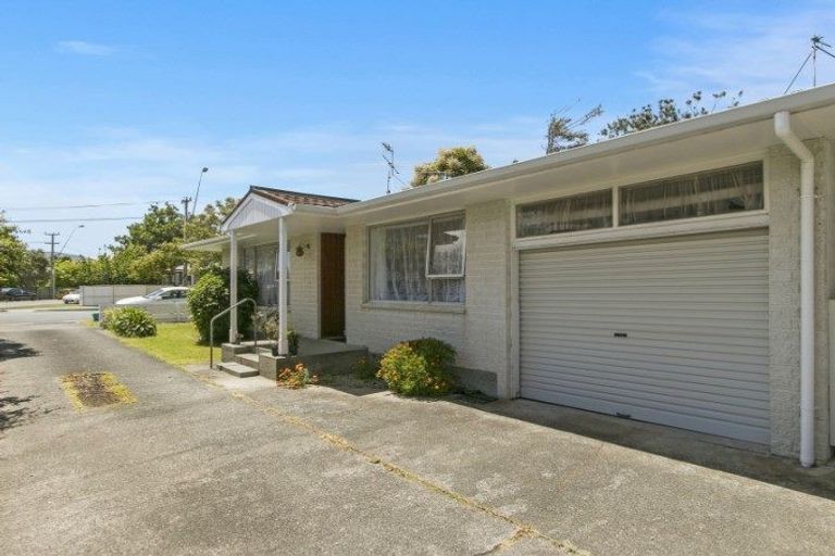 Photo of property in 4 Epuni Street, Hutt Central, Lower Hutt, 5011