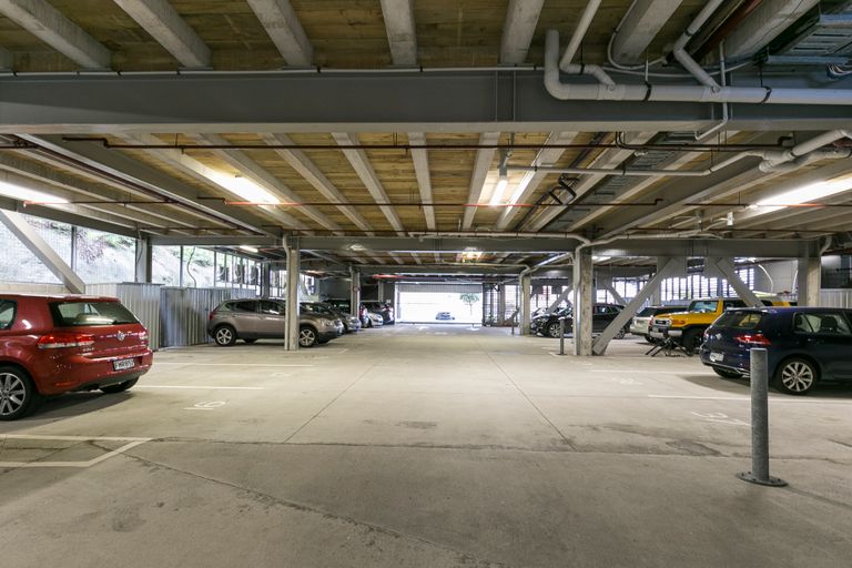 Photo of property in Patent 326 Apartments, 326 Evans Bay Parade, Hataitai, Wellington, 6021