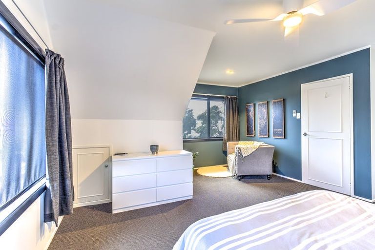 Photo of property in 77 Gilbass Avenue, Hamilton Lake, Hamilton, 3204