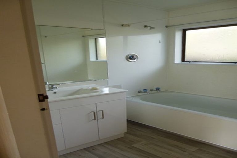 Photo of property in 2/22 Anaru Street, Raumati Beach, Paraparaumu, 5032