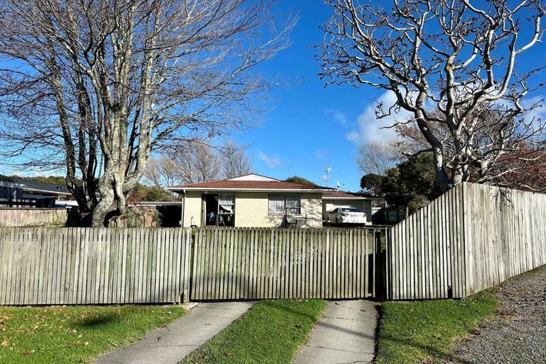Photo of property in 208 Te Moana Road, Waikanae, 5036
