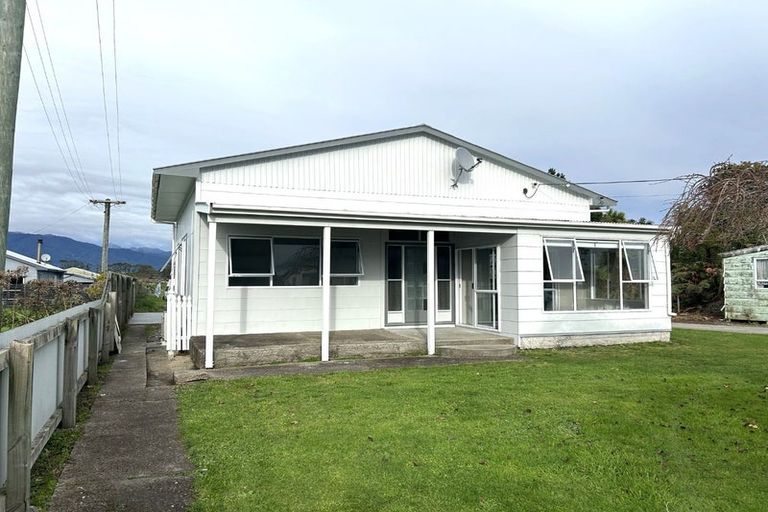 Photo of property in 50 Orowaiti Road, Westport, 7825