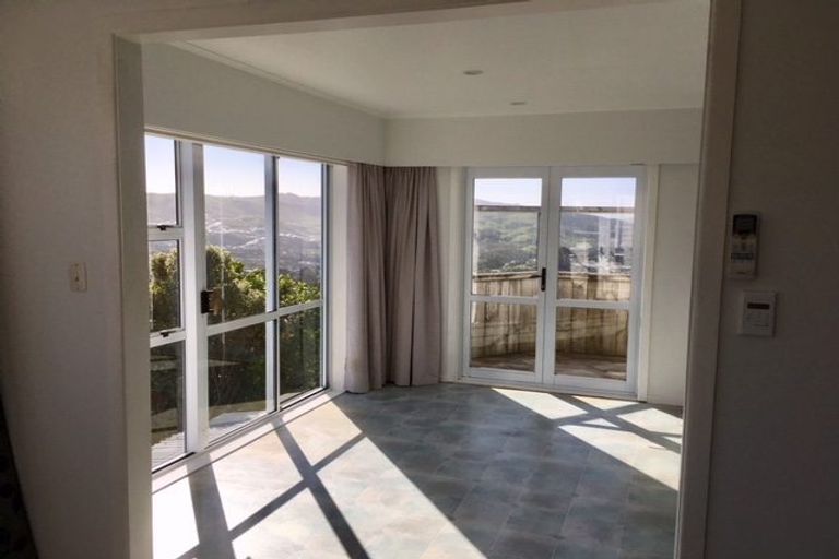 Photo of property in 14 Carluke Street, Paparangi, Wellington, 6037