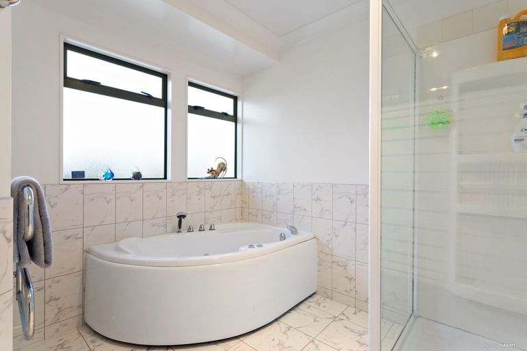 Photo of property in 65 Tapu Road, Huapai, Kumeu, 0810