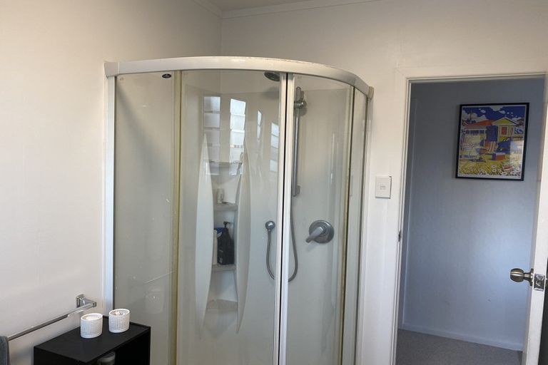 Photo of property in 17 Rua Street, Lyall Bay, Wellington, 6022