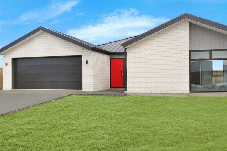 Photo of property in 32 Northside Drive, Waikuku, Rangiora, 7473