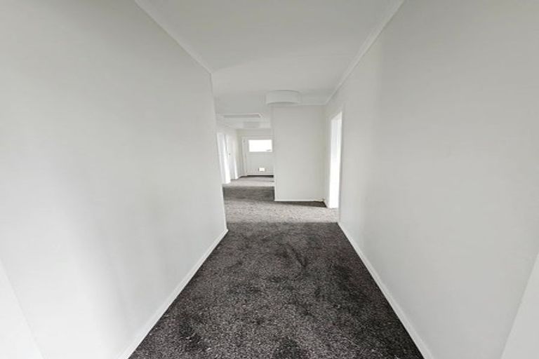 Photo of property in 19 Speargrass Grove, Timberlea, Upper Hutt, 5018