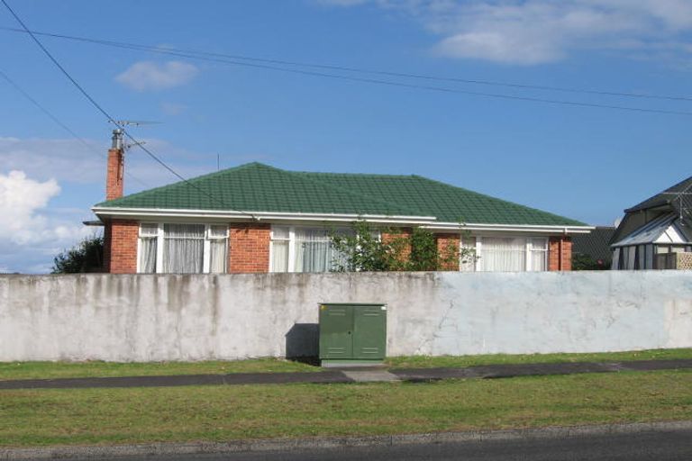 Photo of property in 34 Golf Road, New Lynn, Auckland, 0600